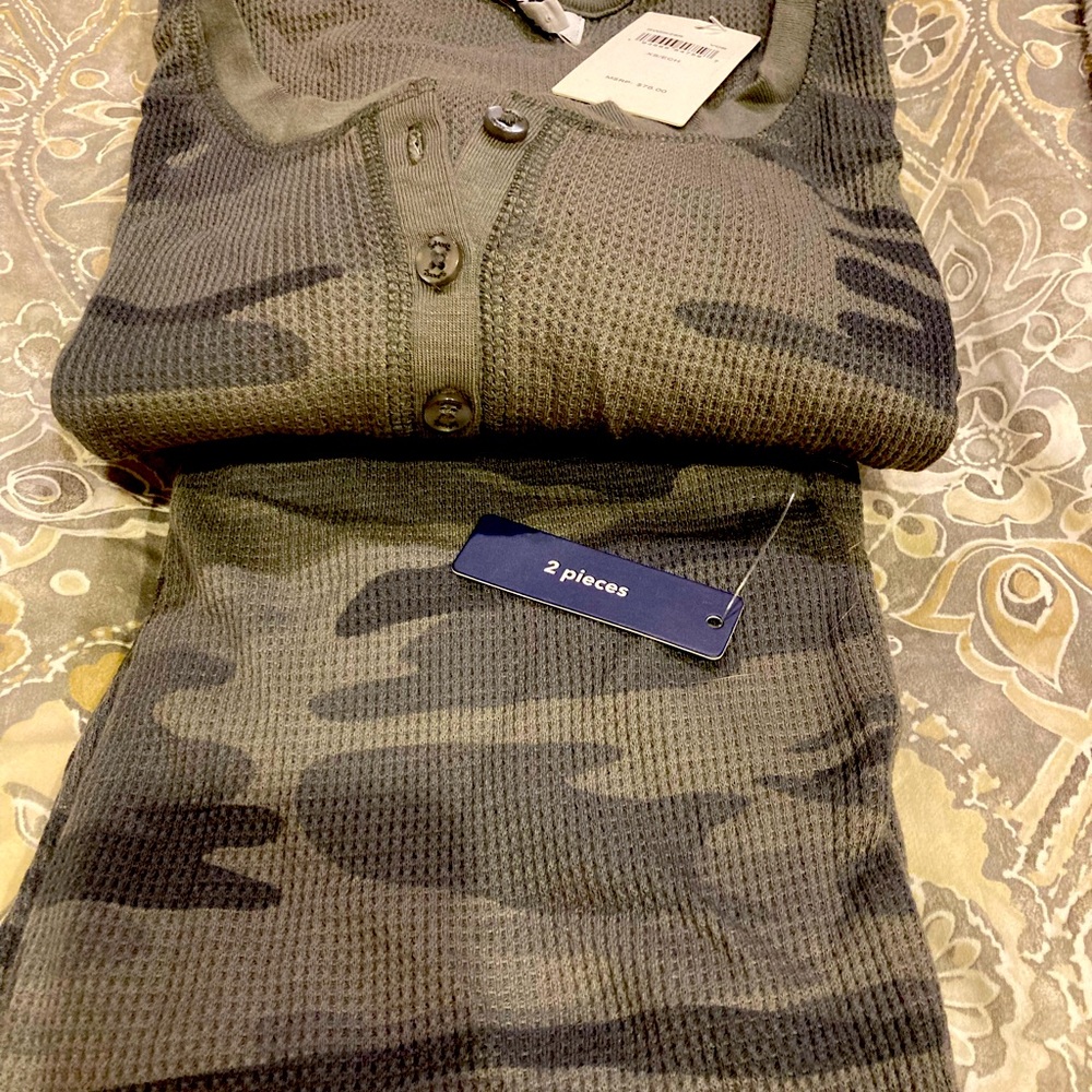 Soft thermal 2 piece set for lounging around Camouflage print!